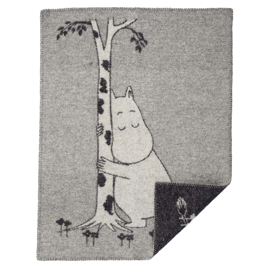 Babydecke Moomin Tree Hug – 100% Bio-Lammwolle, offizielles Moomin-Motiv, Klippan Yllefabrik Schweden 65x90cm