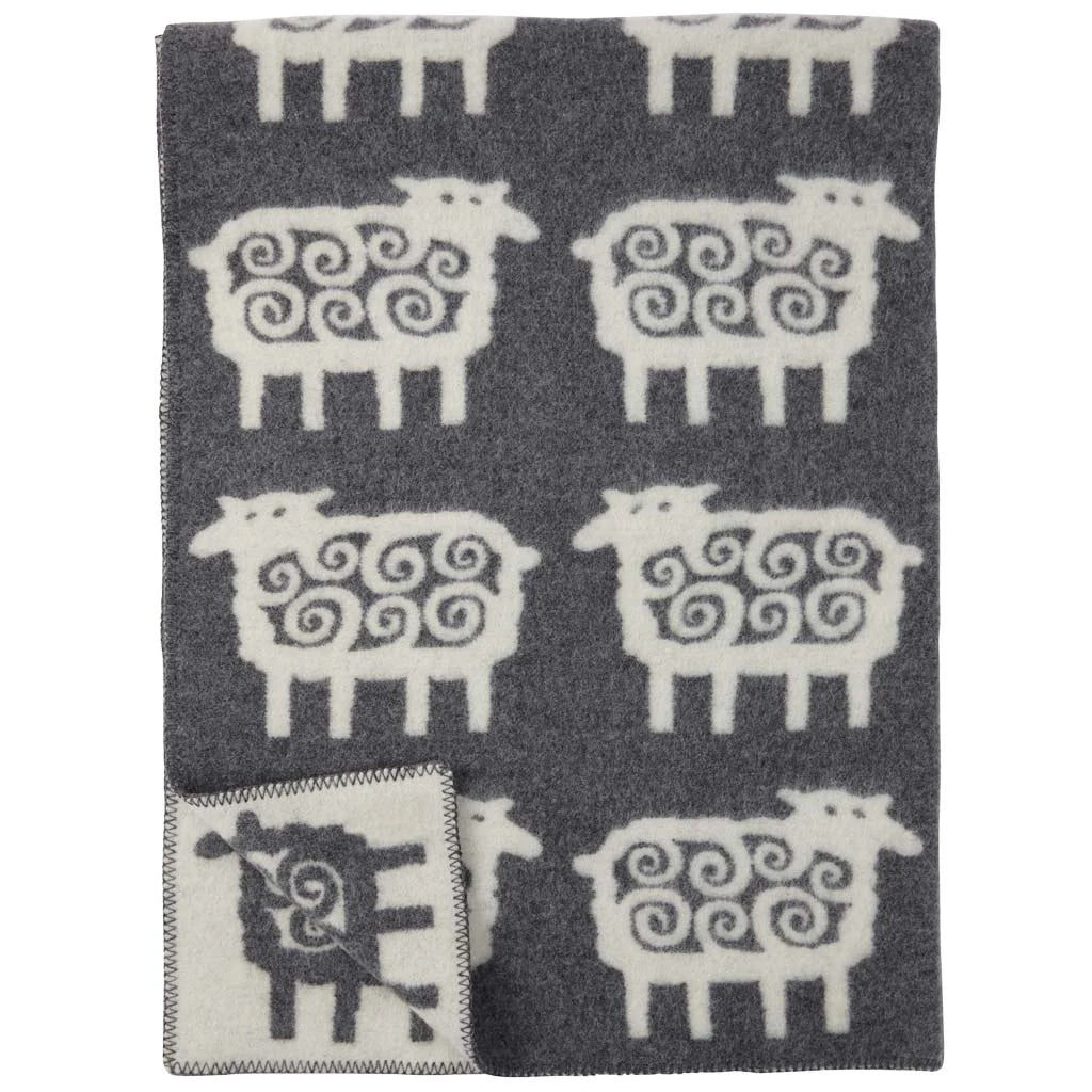 Wolldecke Sheep Grey – Schafmotiv handgewebt, 100% Wolle, Klippan Yllefabrik Schweden 130x200cm