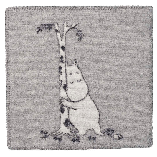 Woll-Sitzunterlage Moomin Tree Hug – offizielles Moomin-Motiv, 100% Lammwolle, Klippan Yllefabrik Schweden